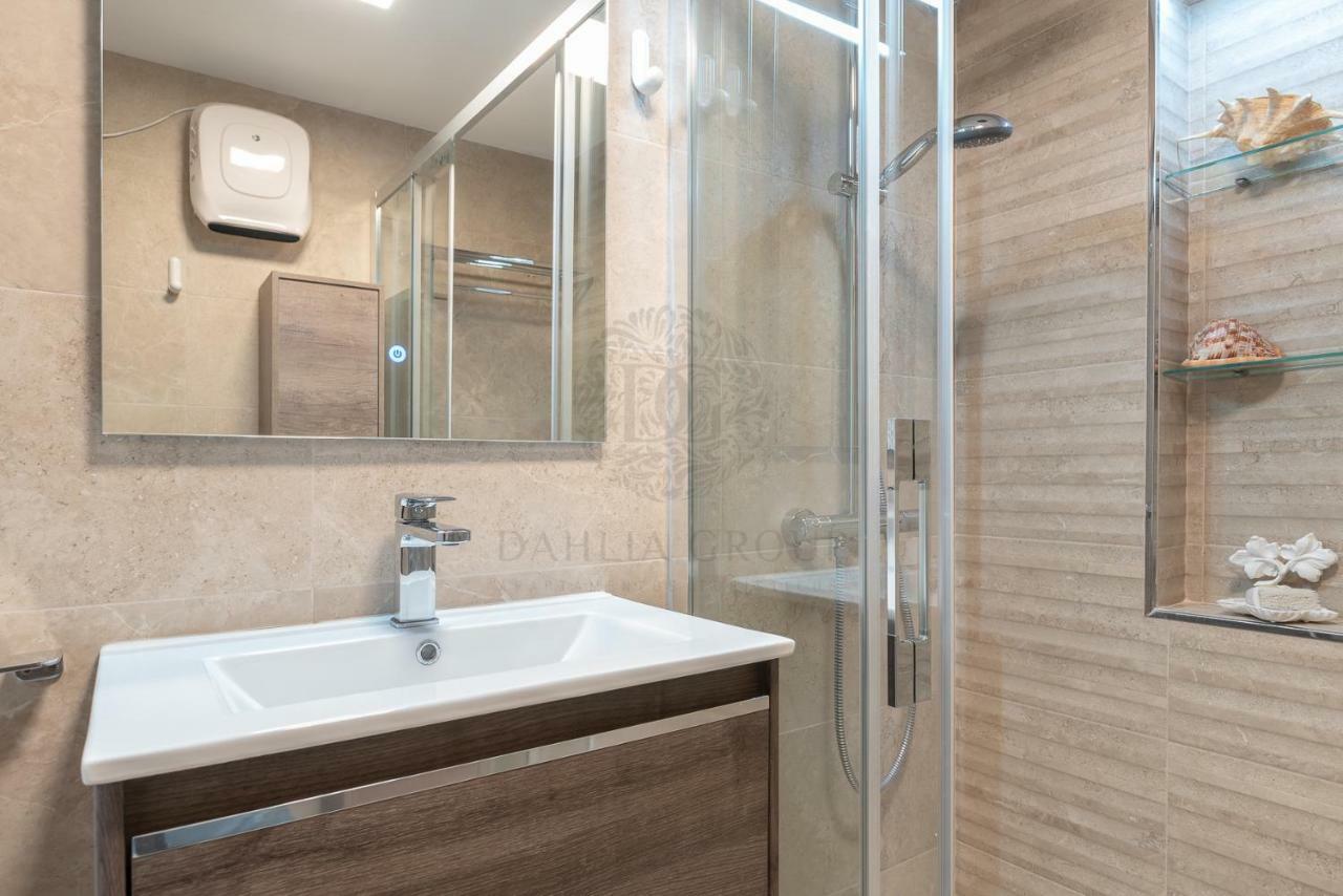 إِستيبونا El Faro Beach Apartment By Dahlia Group المظهر الخارجي الصورة